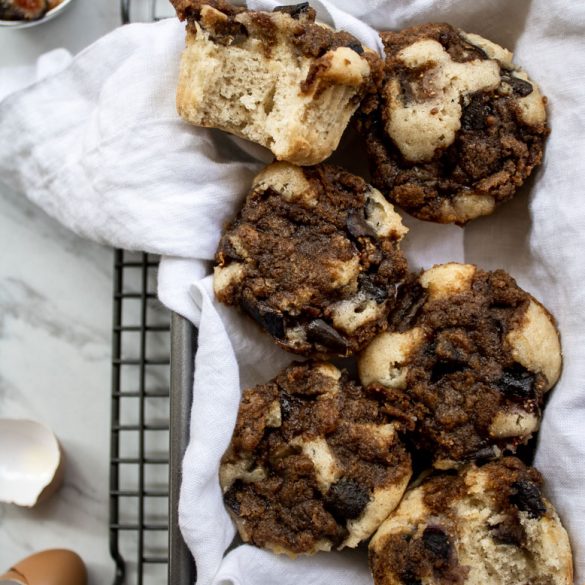 figgy coffee cake muffins